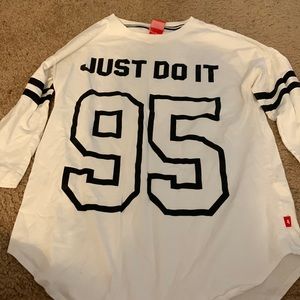 Nike top